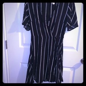 V neck wrap dress, Black and white